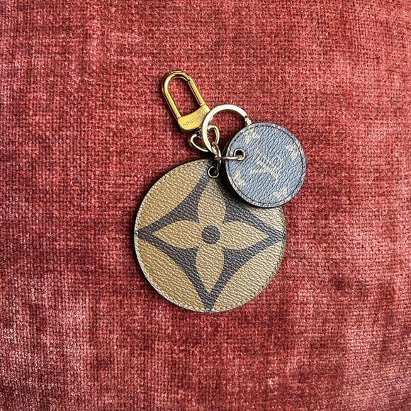 LOUIS VUITTON Monogram Reverse Key Holder And Bag Charm Brown - Picture 8 of 12